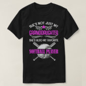Grandma houdt van Softball die kleindochter speelt T-shirt (Design voorkant)