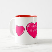 GRANDMA met roze harten koffie of thee mok. Tweekleurige Koffiemok (Voorkant links)