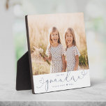 Grandma Modern Heart Script Photo Love Plaque Fotoplaat<br><div class="desc">GRAANDMA: Geweldig aangepast fotocadeau voor grootouders,  Valentijnsdag,  Moederdag of de Feestdagen: dit moderne fotoplaatje is gemakkelijk aan te passen aan je favoriete foto. De tekst hieronder kan worden gepersonaliseerd om de naam van het kind of familielid te lezen en de tekst boven oma is aanpasbaar.</div>