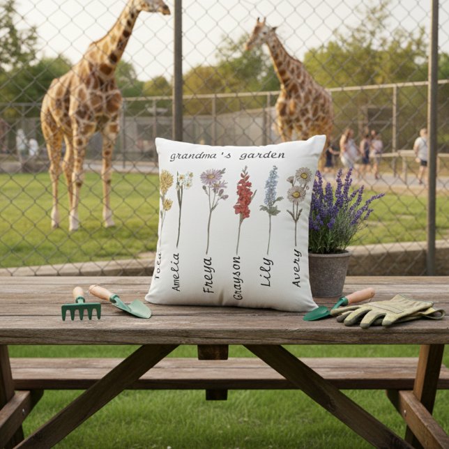 Grandma’s Garden Cushion with Birth Flowers Kussen (Creator heeft geüpload)
