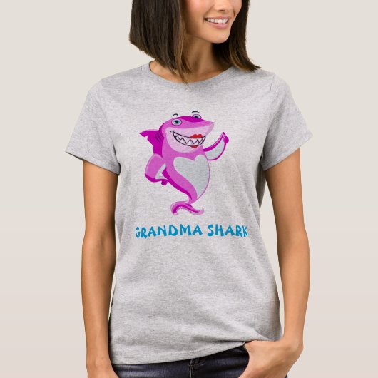 Grandma Shark | Funny Personalized T-shirt (Voorkant)