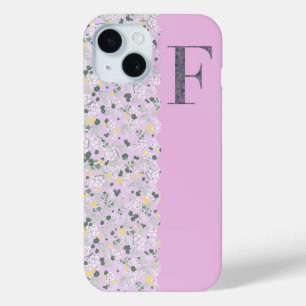Grandmillenial MONOGRAM F LILA KLEINE BLOEMEN iPhone 15 Case