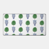 Grandmillenial preppy topiary vaas blauw bureaumat (Voorkant)