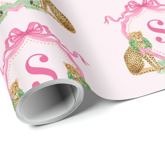 Grandmillennial Christmas Leopard Monogram Cadeaupapier (Rol Hoek)