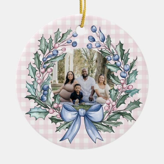 Grandmillennial Pink & Blue Holly Kerstfoto Keramisch Ornament (Voorkant)