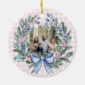 Grandmillennial Pink & Blue Holly Kerstfoto Keramisch Ornament (Achterkant)