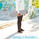 Graniet Black Persoonlijk Skateboard<br><div class="desc">Een abstract,  grafisch patroon,  dat door is gegaan,  een gedigitaliseerd,  het uitgeven proces,  dat,  de blik van graniet,  marmer-in een uniek,  mengsel van grijs,  geel,  aqua,  bruin,  en zwart nabootst.</div>
