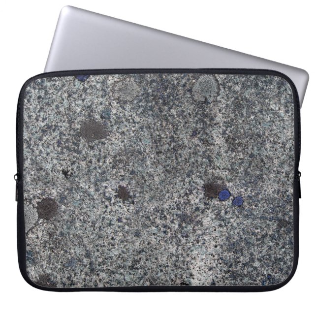 Granite Rock Grey met blauwe details Laptop Sleeve (Voorkant)