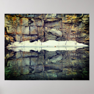 Granite Rock Wall reflecteert op de Natuur Pond Poster