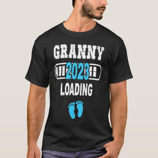 Granny 2023 Loading Pregnancy Announcement Grandm T-shirt (Voorkant)