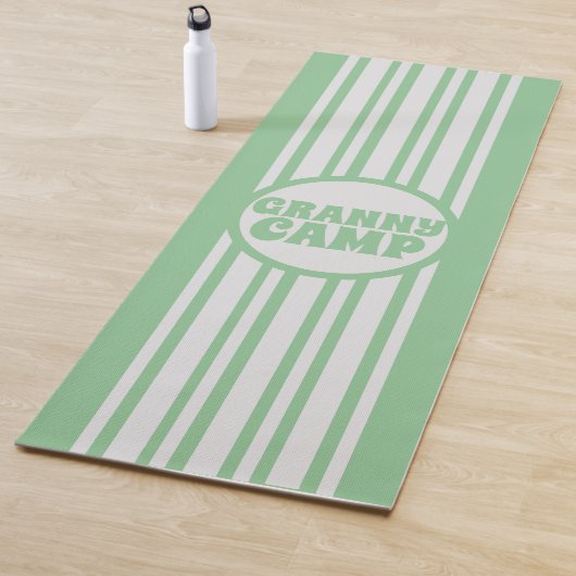Granny Camp Retro Groene tekst Yogamat (In situ)