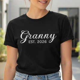 Granny Est 2026 Pregnancy Announcement New Grandma T-shirt