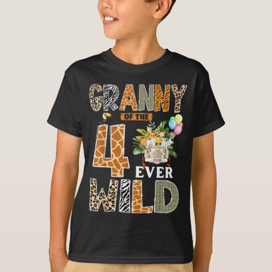 Granny Of The Four Ever Wild Safari 4th Birthday B T-shirt (Voorkant)