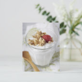 Granola, haver, geroosterd fruit, bessen, framboze briefkaart (Staand voorkant)