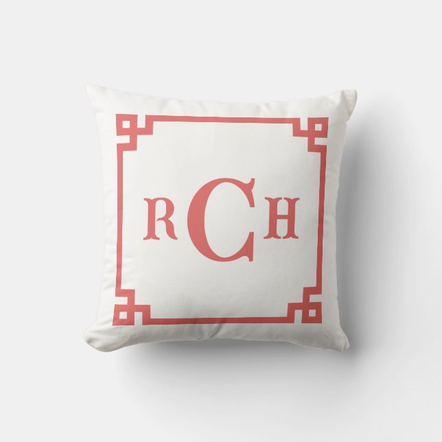 Grapefruit Red Chinoiserie Greek Key Monogram Kussen (Voorkant)