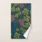  Grapevines with clusters of pink grapes  Bad Handdoek (Handdoek)