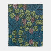  Grapevines with clusters of pink grapes  Fleece Deken (Voorkant)