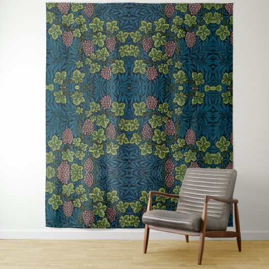  Grapevines with clusters of pink grapes  Wandkleed (In situ)