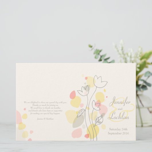 Graphic modern flower petals Weddenprogramma (Staand voorkant)