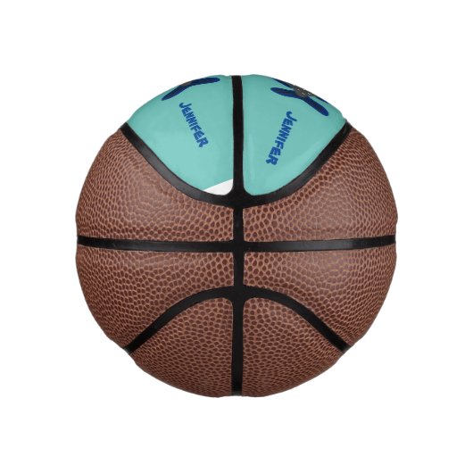 Grapjige piranha cartoon illustratie basketbal (Rechts)