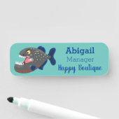 Grapjige piranha cartoon illustratie naamplaatje (In situ)