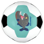 Grapjige piranha cartoon illustratie voetbal (Gedraaid)