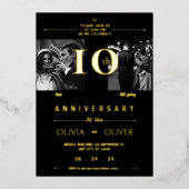 Grappig 10e bruiloft Jubileum toen en nu goud Folie Uitnodiging (Voorkant)