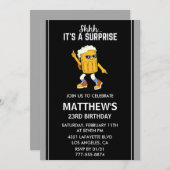 Grappig 23e verjaardag uitnodiging Beer Surprise P (Voorkant / Achterkant)