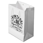 Grappig  50 verjaardagsfeestje medium cadeauzakje (Voorkant Gekanteld)