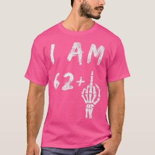 Grappig 63ste verjaardag ik ben 62 plus skelet Mid T-shirt