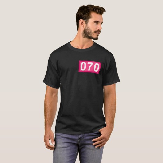 Grappig 70 jaar oud cadeaunummer 070 patch 70th Bi T-shirt (Voorkant volledig)