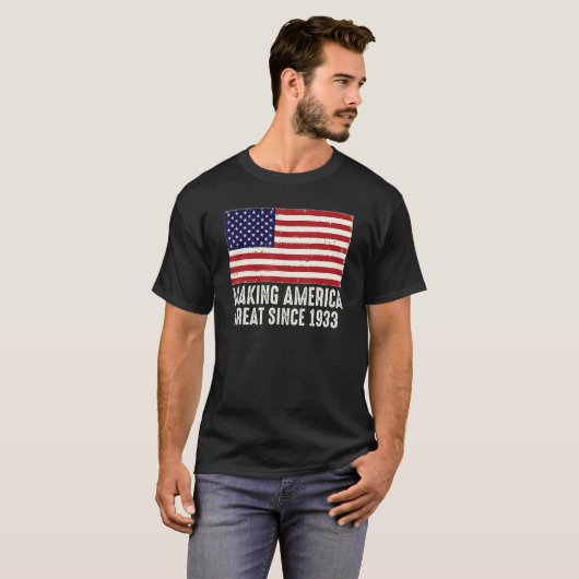 Grappig 90th Birthday ons vlag maakt Amerika gewel T-shirt (Voorkant volledig)