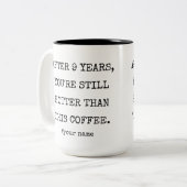 Grappig 9e Aardewerk Jubileum voor echtgenoot Vrou Tweekleurige Koffiemok (Voorkant links)