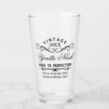 Grappig aangepaste  verjaardag verouderd tot perfe