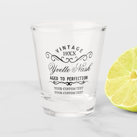 Grappig aangepaste verjaardag verouderd tot perfe shot glas (Voorkant)