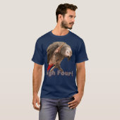Grappig Afrikaanse grijze papegaai met hoge vier T-shirt (Voorkant volledig)