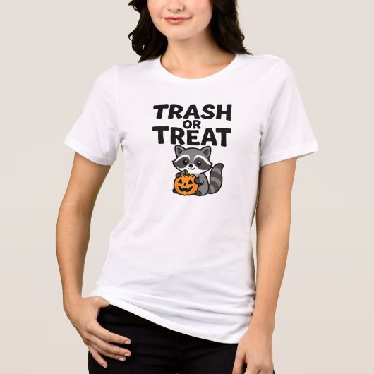 Grappig Afval of Behandel Wasbeer Halloween-ontwer Tri-Blend Shirt (Voorkant)