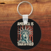 Grappig Amerika is zo getarifeerd Trump tarieven m Sleutelhanger (Voorkant)