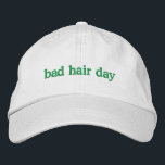 Grappig Bad Hair Quote Trendy Uniek Custom Lazy Geborduurde Pet<br><div class="desc">Maak een statement met dit trendy geborduurde honkbal pet met een grappig citaat over slechte haardagen en een luie sfeer. De tekst- en draadkleur kan volledig worden aangepast, waardoor het de perfecte accessoire is voor degenen die van humor, casual stijl en een ontspannen benadering van het leven houden. Geweldig als...</div>