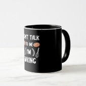 Grappig bakkersgeschenk | Praat niet met me in het Mok (Voorkant rechts)