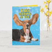 Grappig Basset Hound Ears die naar je congraties k Kaart (Gele Bloem)