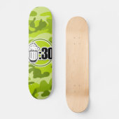 Grappig Bier : 30, felgroene camo, camouflage Persoonlijk Skateboard (Voorkant)