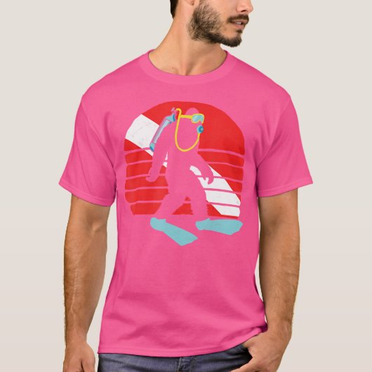  Grappig Bigfoot Scuba Duiken Retro Duikvlag T-shirt (Voorkant)