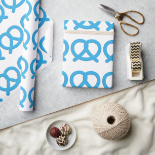 Grappig blauw Pretzel patroon Duits Oktoberfest Cadeaupapier