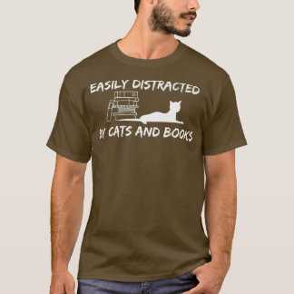 Grappig boekje, gemakkelijk verstoord door katten  t-shirt