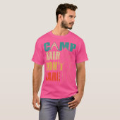 Grappig Camp Hair Don't Care Retro Camping T-shirt (Voorkant volledig)