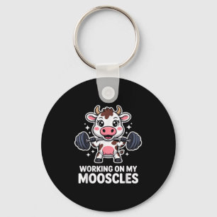 Grappig citaat Werken aan mijn Moscles Koe Gym Wor Sleutelhanger