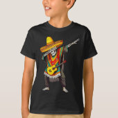 Grappig Dabbing Mexicaans skelet Poncho Cinco de M T-shirt (Voorkant)