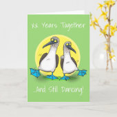 Grappig, dansende zee vogels cartoon illustratie kaart (Gele Bloem)