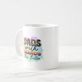 Grappig dat dads met voeten beter zijn dan vaders  koffiemok (Voorkant links)